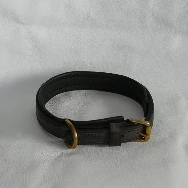 Halsband aus schwarzem Büffelleder